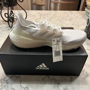 Women’s White Adidas Ultraboost 21w